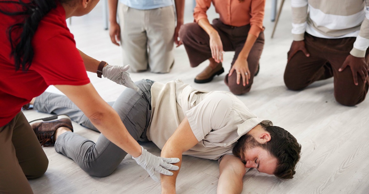 What to Do When Someone Faints - Featured blog post image for LFA First Response
